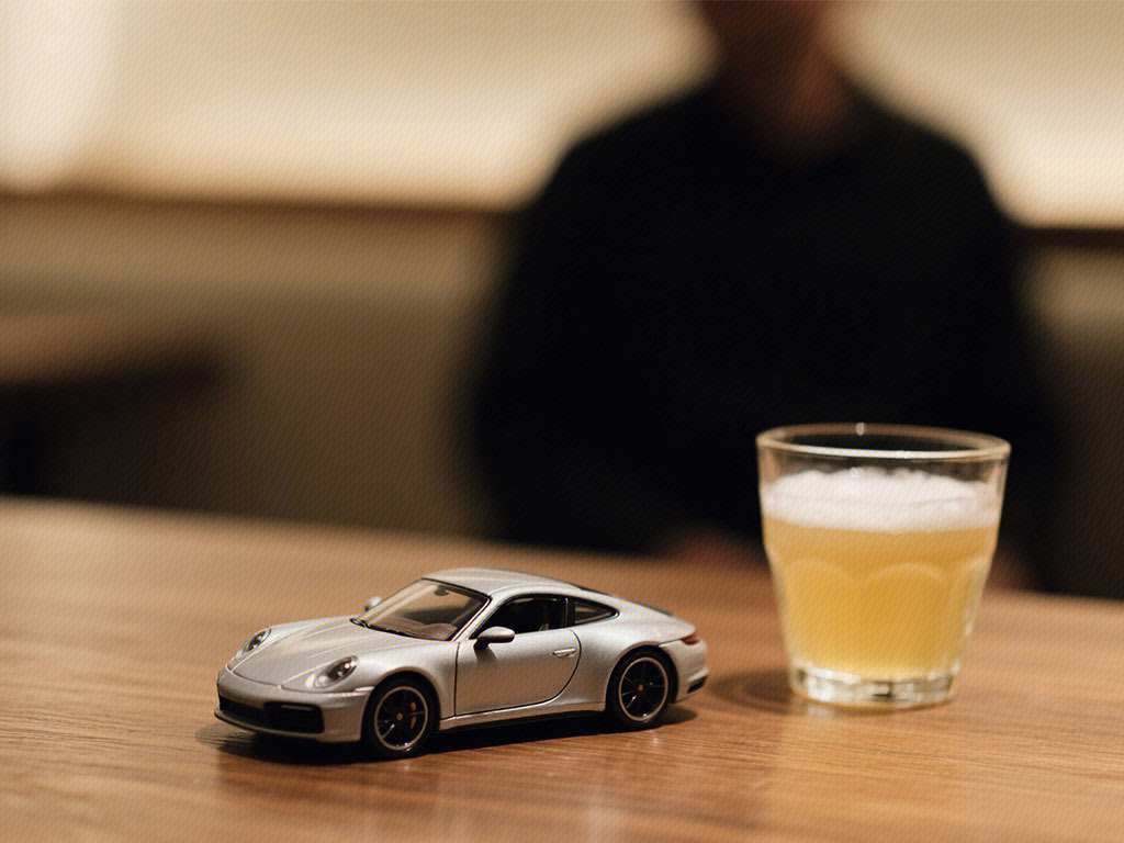 喝酒开车 酒杯 汽车 酒驾